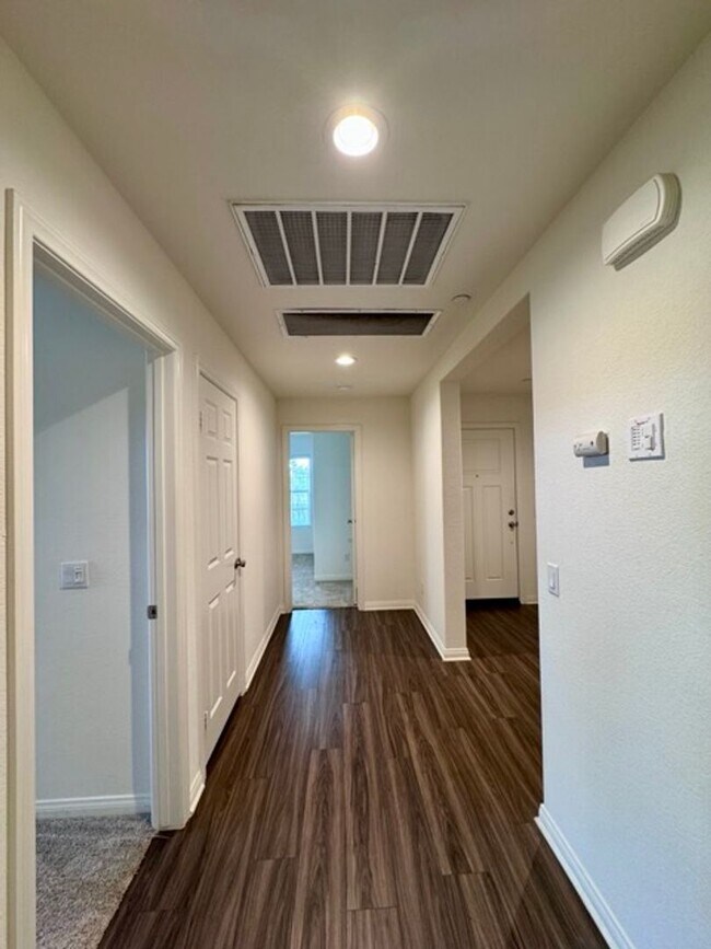 Building Photo - Newly built 4 bedroom Winchester home for ...
