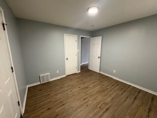 Building Photo - 446 S Dade Ave