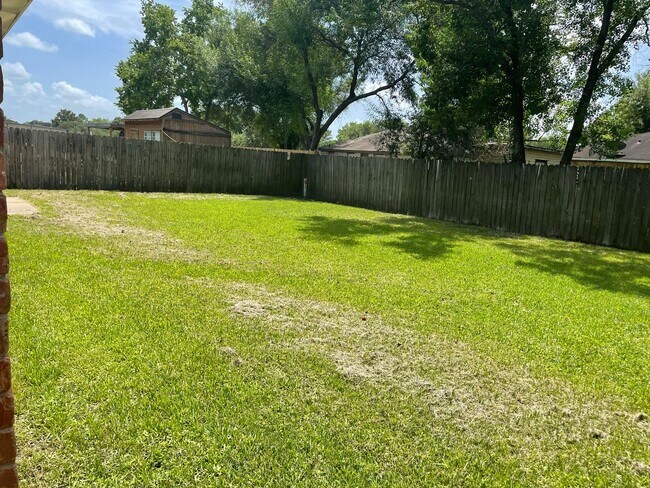 Building Photo - 3 bedroom / 2bath home in Southwest Houston.