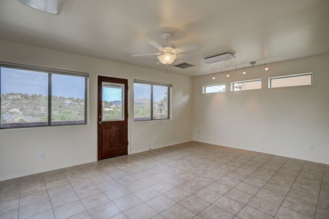 Building Photo - 2 Bedroom plus Office in Main House & Stud...