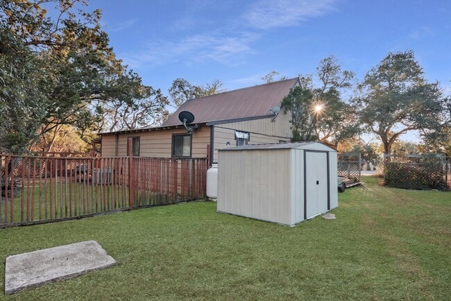 Building Photo - 60 Canyon Creek Dr