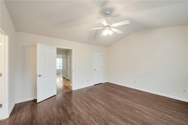 Building Photo - 950 Parkway Rd