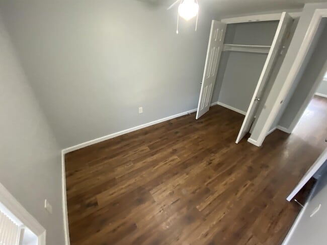 Building Photo - 112 Laurel St