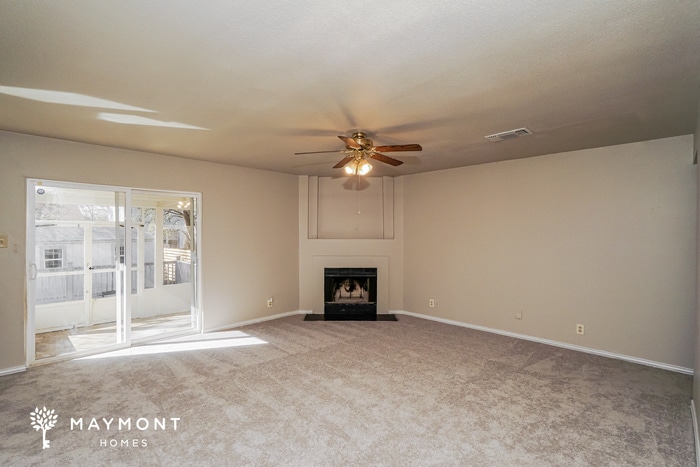 Building Photo - 15635 Legend Springs Dr