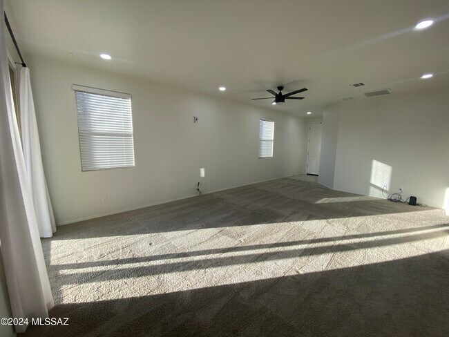 Building Photo - 12265 N Sutter Dr