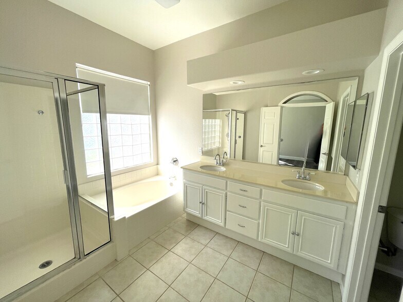 Building Photo - 1249 Bernardo Ave