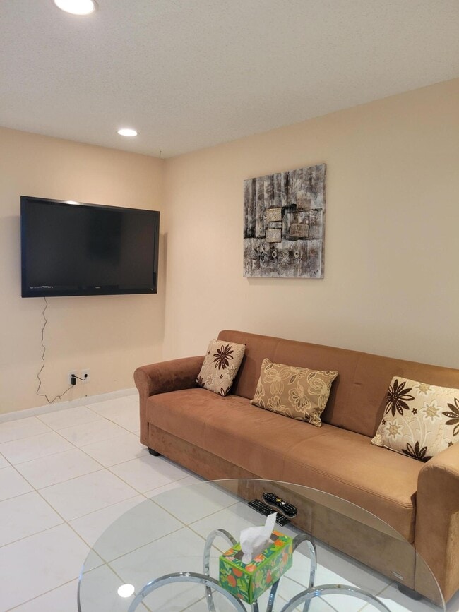 Building Photo - 14629 Canalview Dr