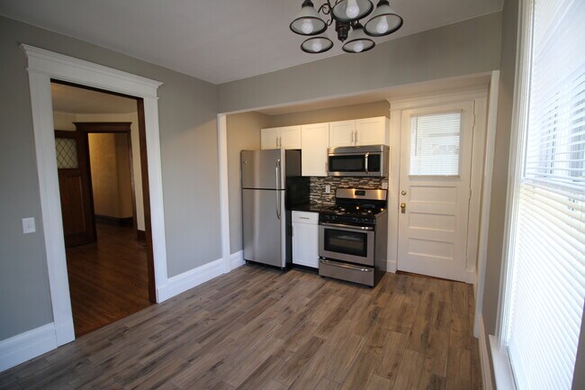 Building Photo - 639 Park Avenue Apt #3