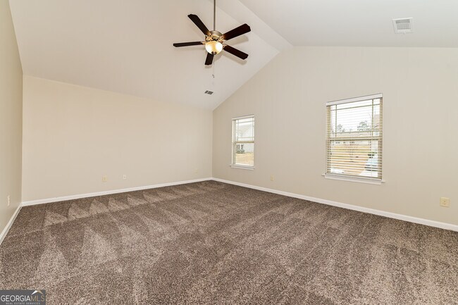 Building Photo - 633 Stevens Pl