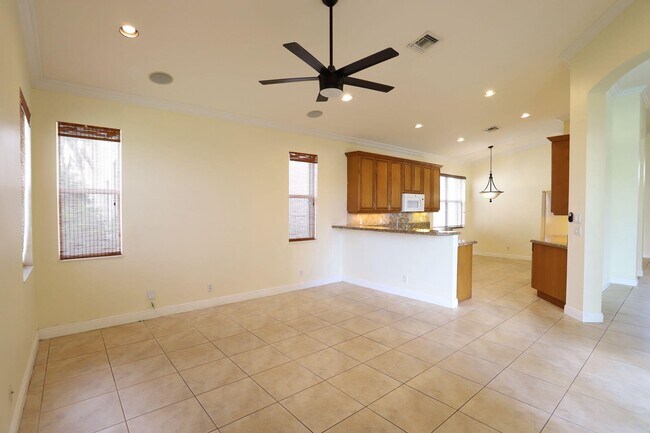 Building Photo - 7458 Via Luria