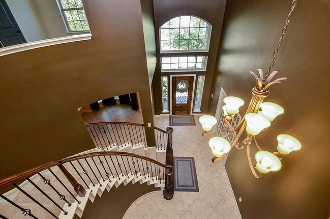 Building Photo - 2703 Bonnie Bray Dr