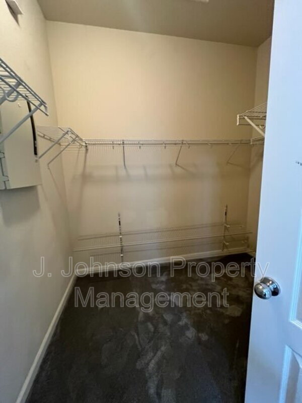 Building Photo - 436 Goodall St