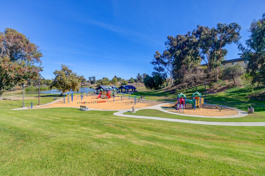 Building Photo - 526 Calle Montecito