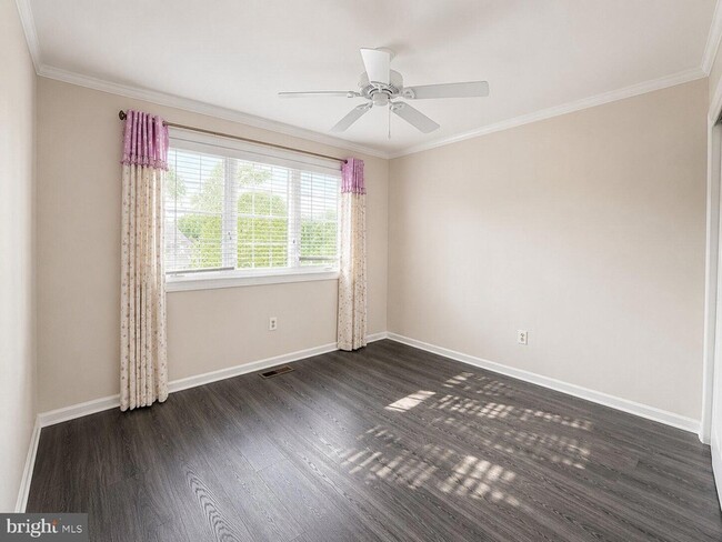 Building Photo - 84 Andover Ct