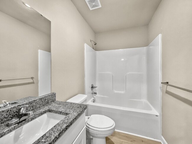 Building Photo - Spacious 3-Bedroom Townhome in Prime Colonial Highlands Location