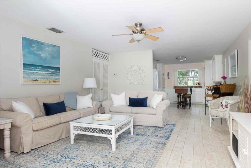 Building Photo - 9480 Frangipani Dr