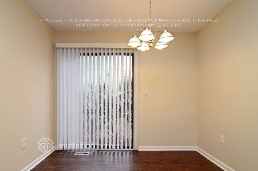 Building Photo - 6601 Valley Hill Dr