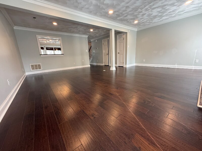 Building Photo - 658 Lord Dunmore Dr