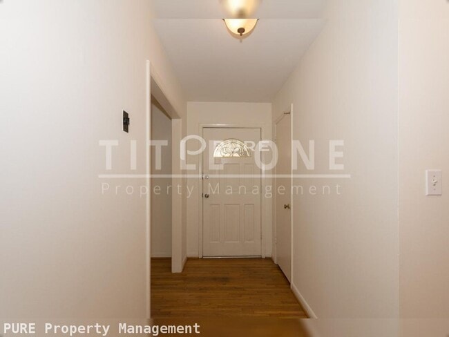 Building Photo - Price Drop Alert!   3 bed 1/5bath Home. Av...
