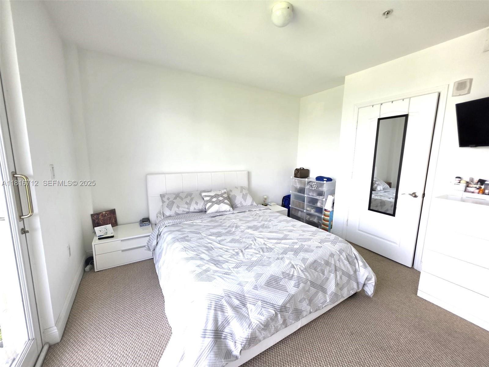 Building Photo - 2701 SW 3rd Ave