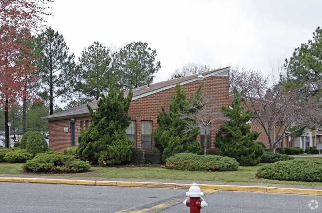 Building Photo - Denbigh Trace
