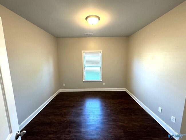 Building Photo - 341 River Rock Dr