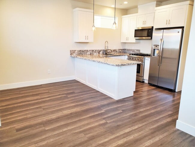 Building Photo - Contemporary Greenhaven Home with Private Backyard & Smart Features