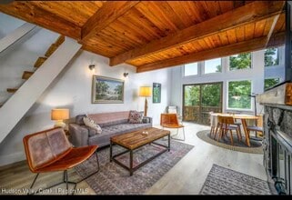 Building Photo - 72 Hunter Dr