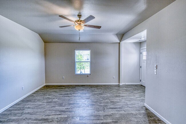 Building Photo - 2723 Varenna Ln