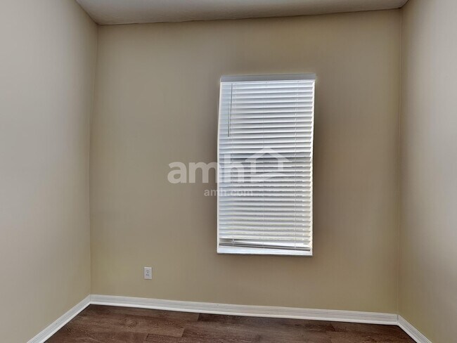 Building Photo - 2462 St Johns Ln