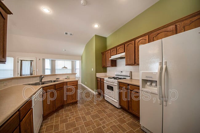 Building Photo - 8422 Whitebrush