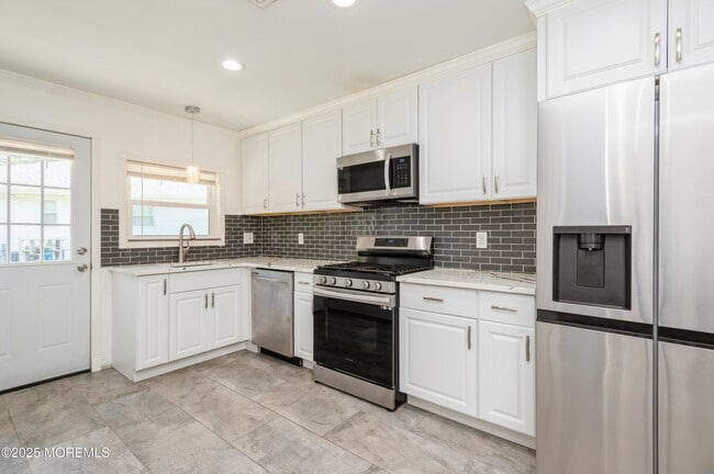 Building Photo - 11 St Pierri Ct