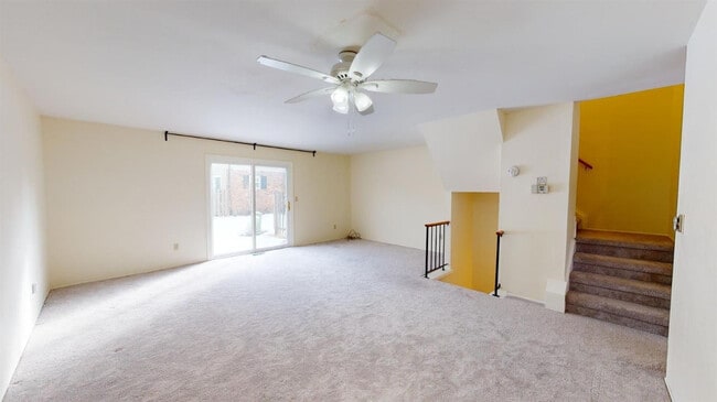 Building Photo - 3008 Bolgos Cir