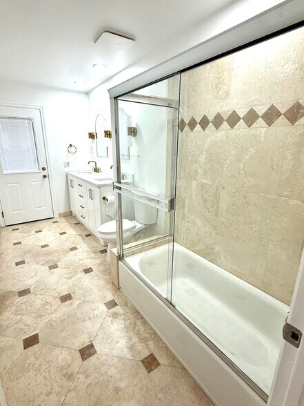 Building Photo - 5400 Beeler Ave