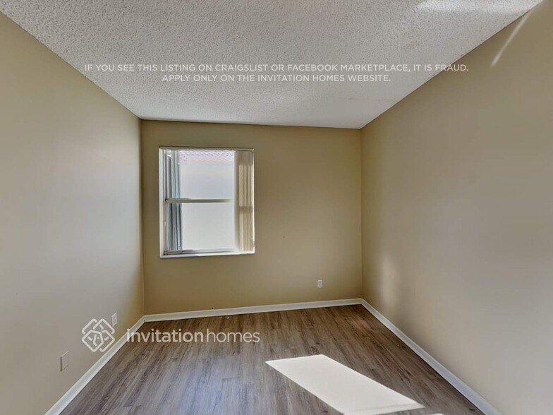 Building Photo - 1495 SW 105th Ave