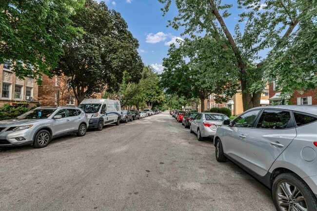 Building Photo - 4843 Elm St