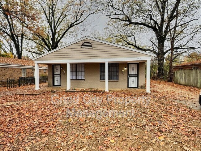 Building Photo - 915 Pope St