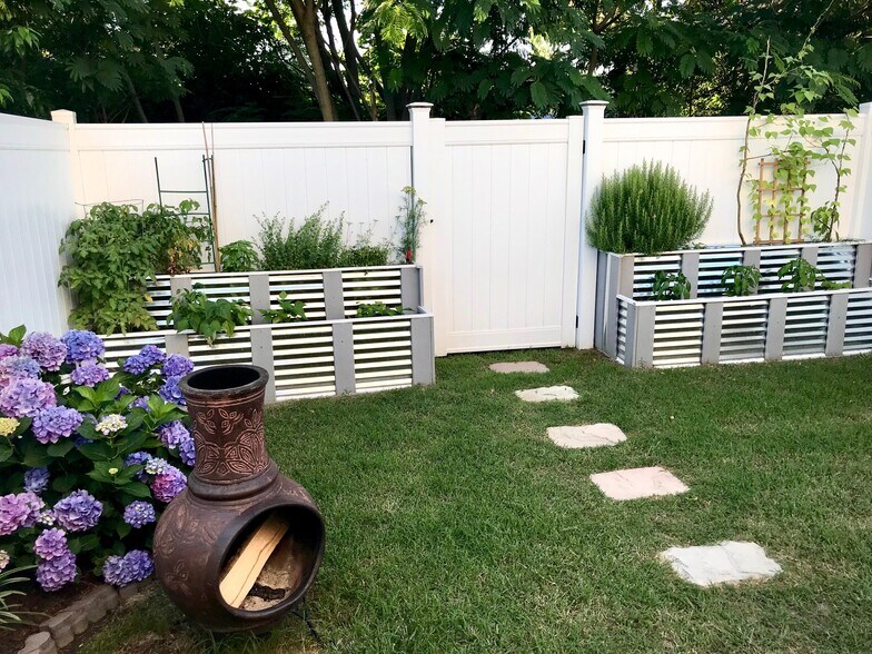 Building Photo - 7571 Villa Ct