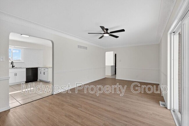 Building Photo - 5165 West Wood Drive