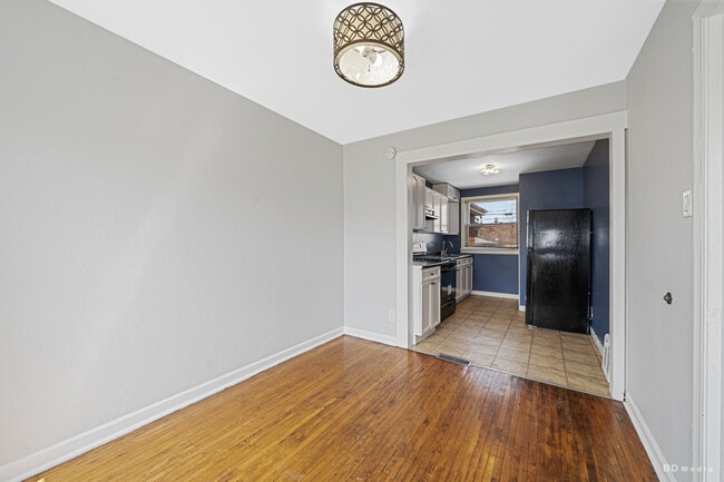 Building Photo - 136 Webb St