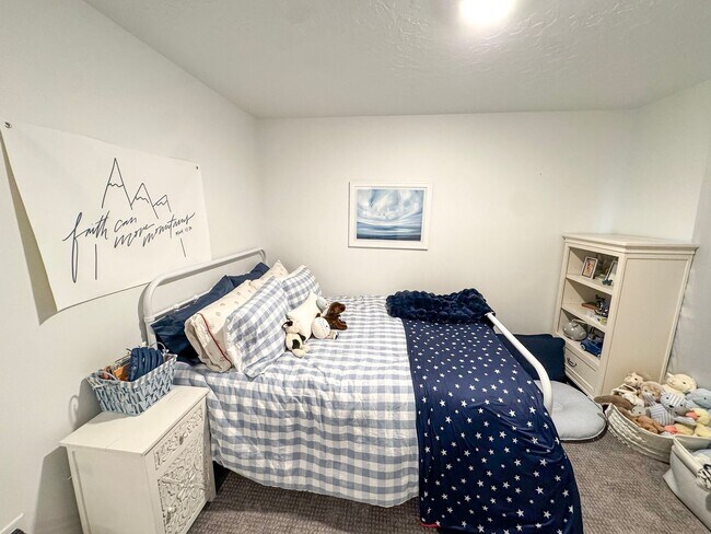 Building Photo - Modern 4 Bed / 3 Bath Home in Syracuse | Bonus Room + Fenced Yard + 86” TV Included