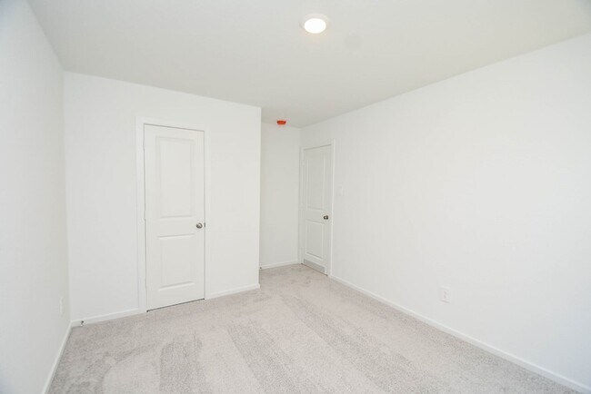 Building Photo - 1542 San Sebastien Dr