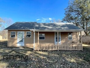 Building Photo - Two Bedroom Home with Detached Garage