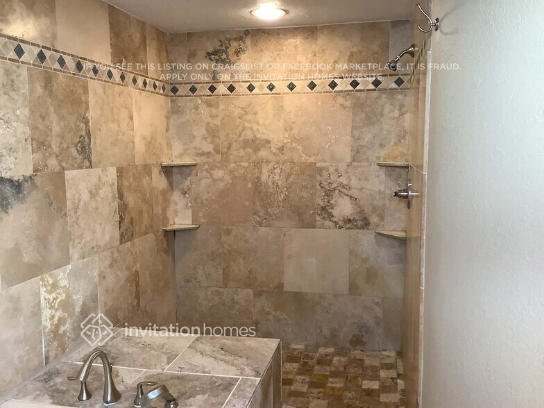 Building Photo - 2716 Briarpatch Dr