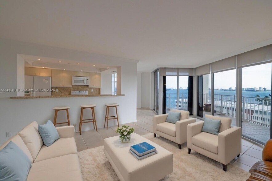 Building Photo - 4000 Towerside Terrace