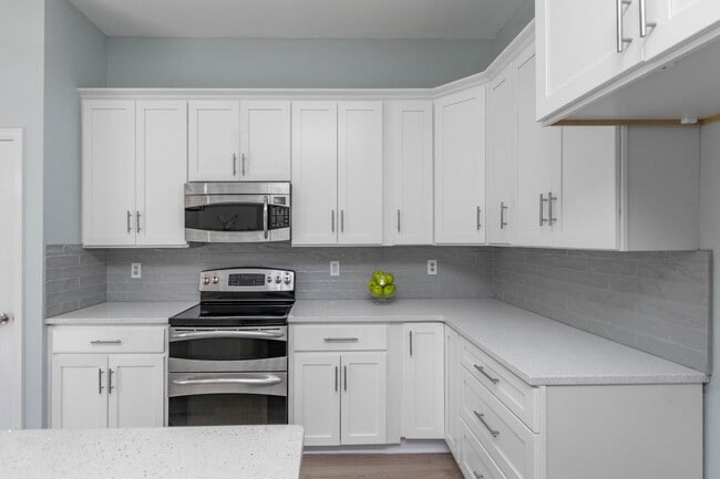 Building Photo - 9300 Greythorne Way