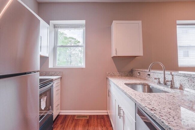 Building Photo - 1931 Delaware Ave