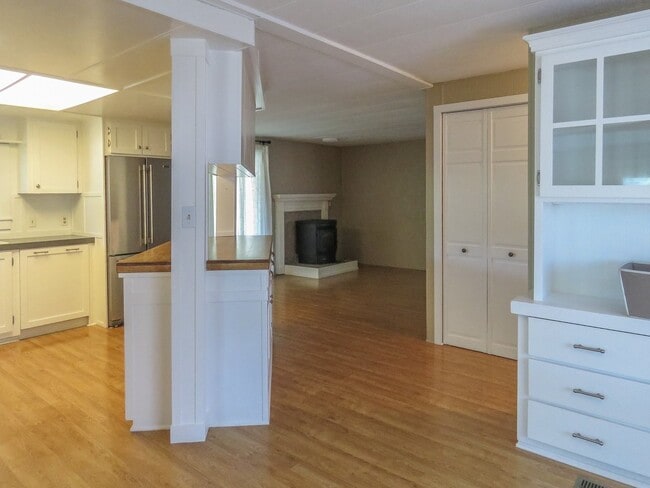 Building Photo - 3 bedroom 2 bath available in Century Meadows Park in Aurora !!