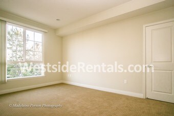 Building Photo - 12345 Chandler Blvd
