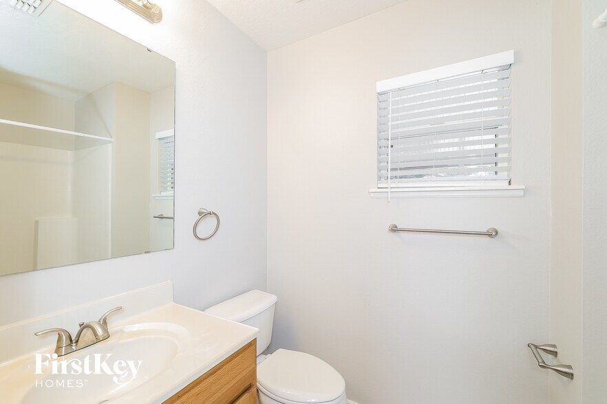 Building Photo - 408 Naples Ct